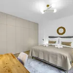 Quiet On Dunajská - Up To 6 Guests *