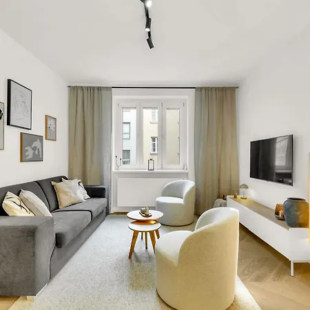 Quiet On Dunajska - Up To 6 Guests 公寓 *