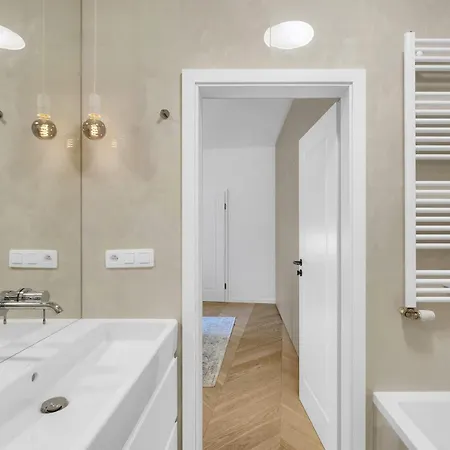 Apartmán Quiet On Dunajska - Up To 6 Guests Bratislava