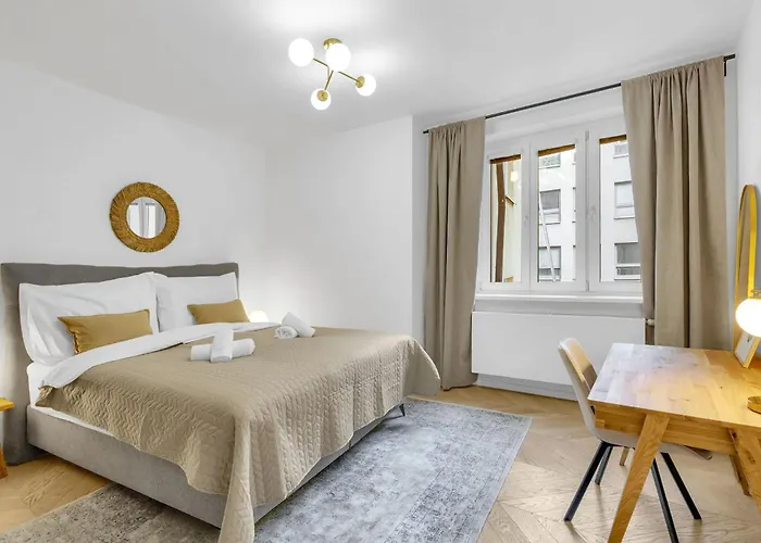 Apartment Quiet On Dunajska - Up To 6 Guests Bratislava