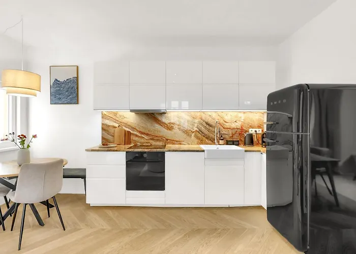 Quiet On Dunajska - Up To 6 Guests Apartment