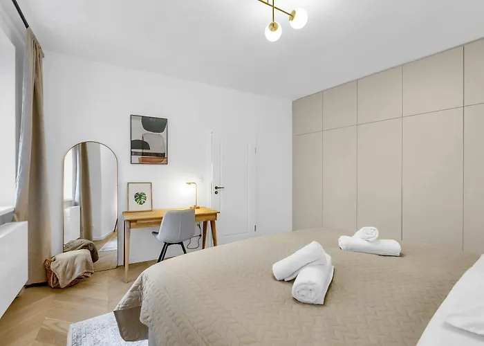 Quiet On Dunajska - Up To 6 Guests