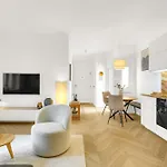 Quiet On Dunajska - Up To 6 Guests דירה
