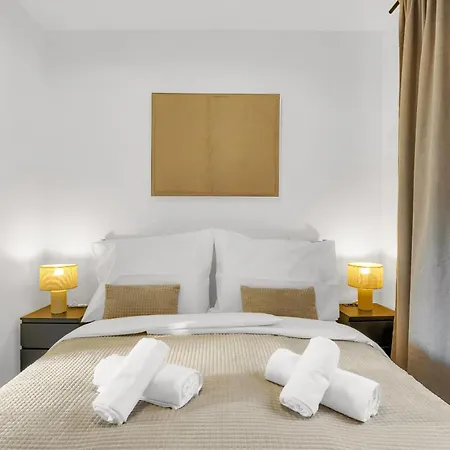 Quiet On Dunajska - Up To 6 Guests Lägenhet Bratislava